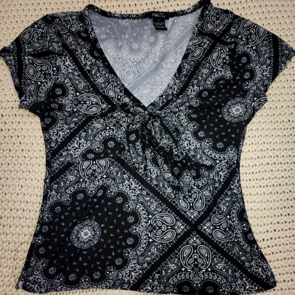 Black and white bandana print shirt, Rue 21, Large